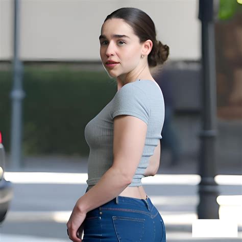 emilia clarke ass